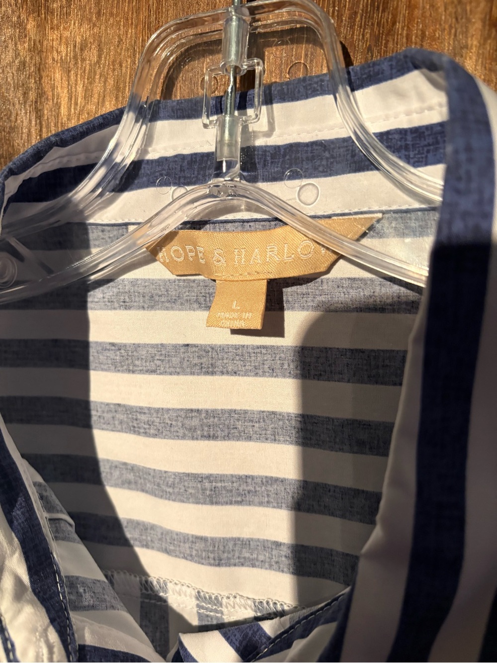 Hope & Harlow Striped Navy and White Short-Sleeve Button-Front Blouse - Picture 2 of 6